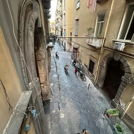 Anni Chiaia Napoli